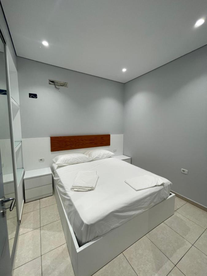 Emerald Inn Apartments Orikum Luaran gambar