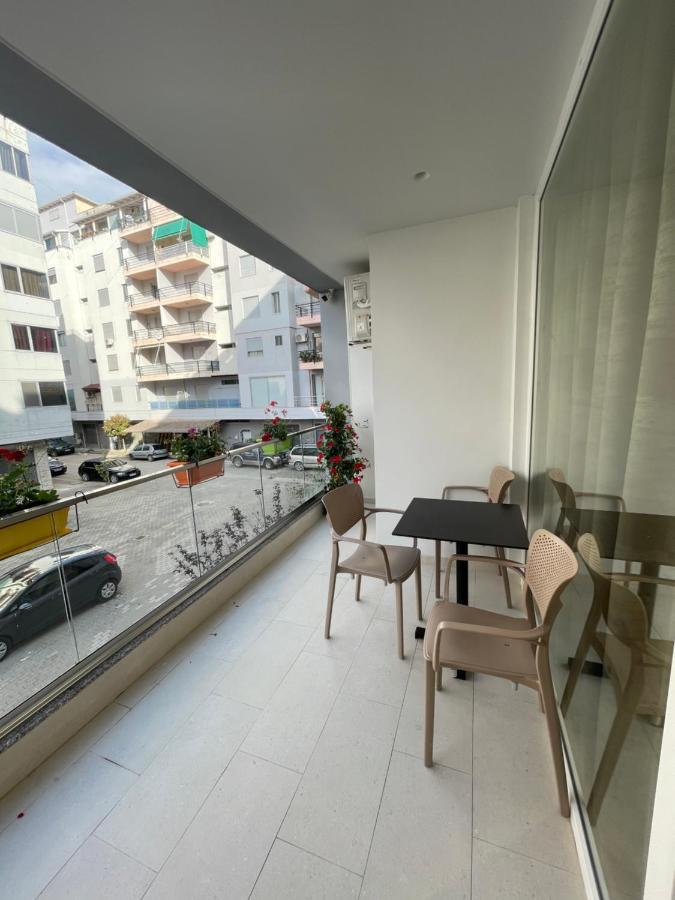 Emerald Inn Apartments Orikum Luaran gambar